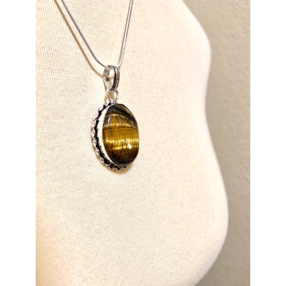 π Beautiful golden brown Tigers eye Gemstone - Picture 2 of 9